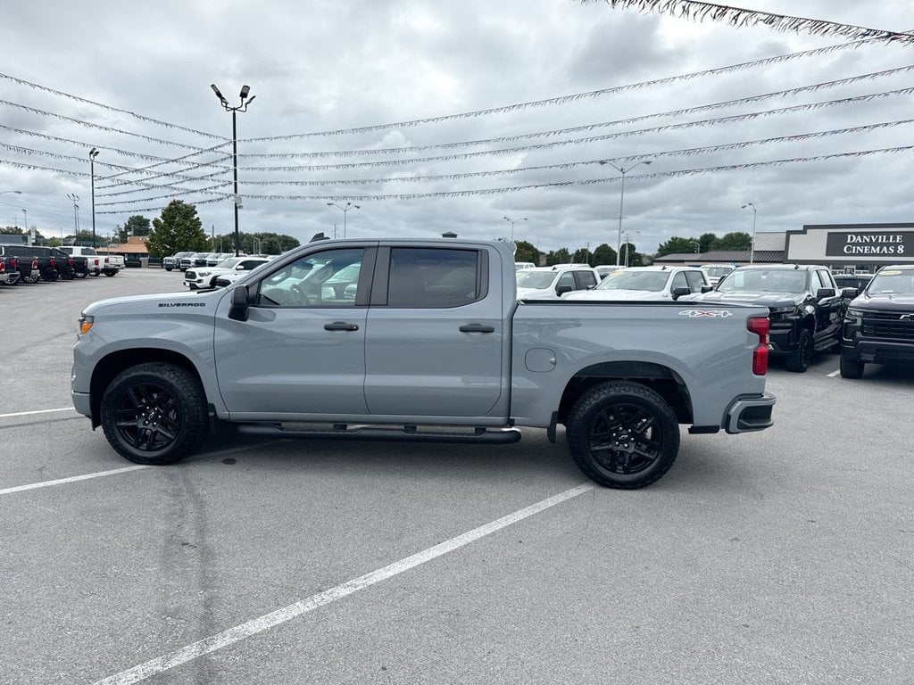 Pre-Owned 2024 Chevrolet Silverado 1500 Custom - photo - 10
