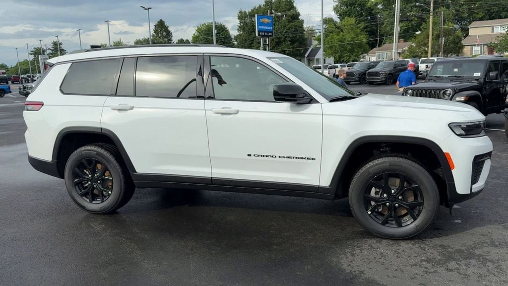 New 2026 Jeep Grand Cherokee L Altitude - photo - 7