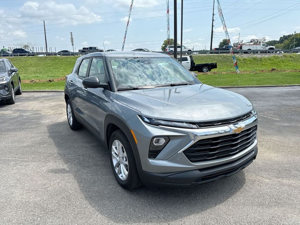 Pre-Owned 2024 Chevrolet TrailBlazer LS - photo - 14