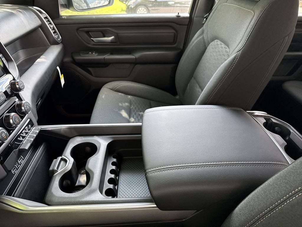 New 2026 Ram 1500 Express - photo - 24