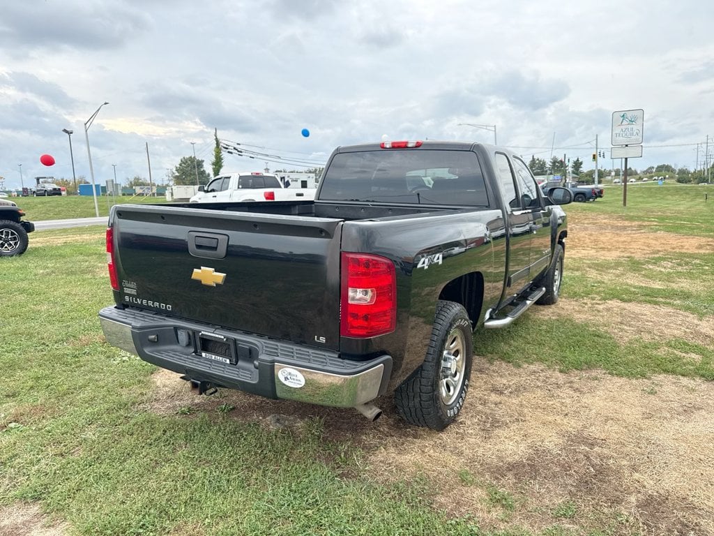 Pre-Owned 2012 Chevrolet Silverado 1500 LS - photo - 4