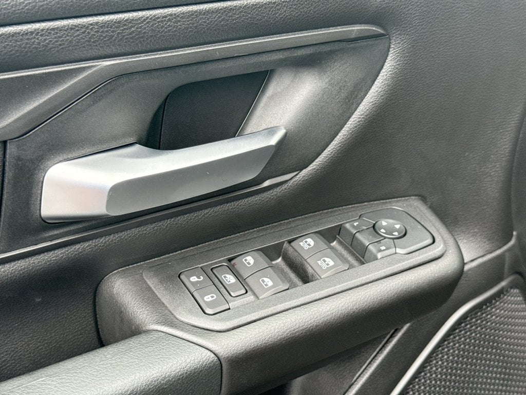 New 2026 Ram 1500 Express - photo - 19