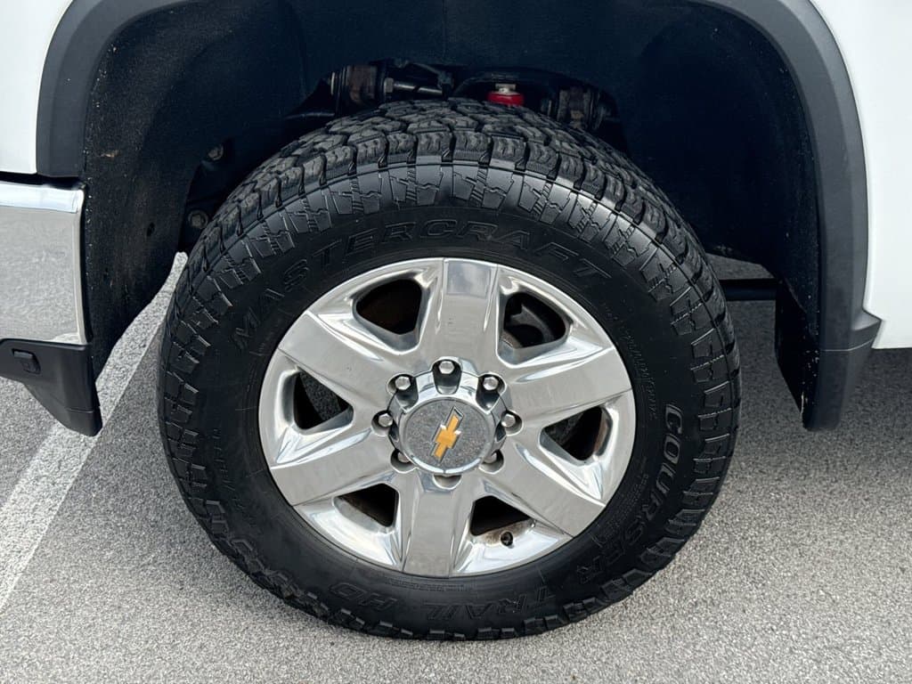 Pre-Owned 2023 Chevrolet Silverado 2500HD LTZ - photo - 9