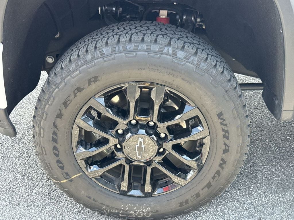 Pre-Owned 2026 Chevrolet Silverado 2500HD Custom - photo - 9
