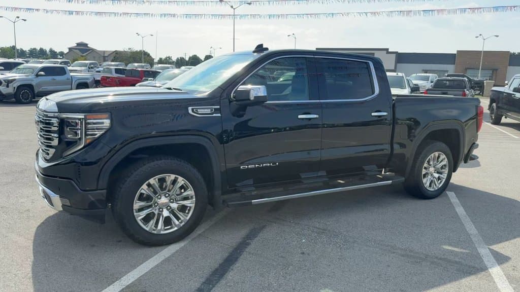 Pre-Owned 2025 GMC Sierra 1500 Denali - photo - 2
