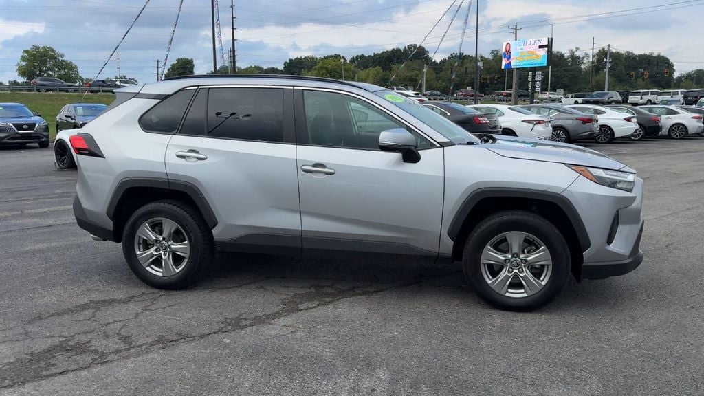 Pre-Owned 2024 Toyota RAV4 XLE - photo - 7