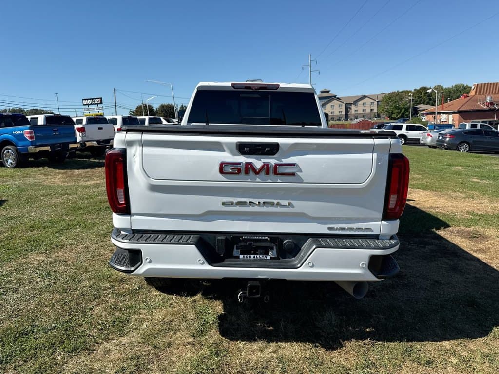 Pre-Owned 2021 GMC Sierra 2500HD Denali - photo - 17