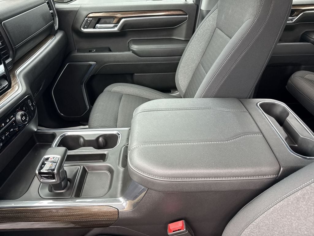 Pre-Owned 2024 Chevrolet Silverado 1500 RST - photo - 24