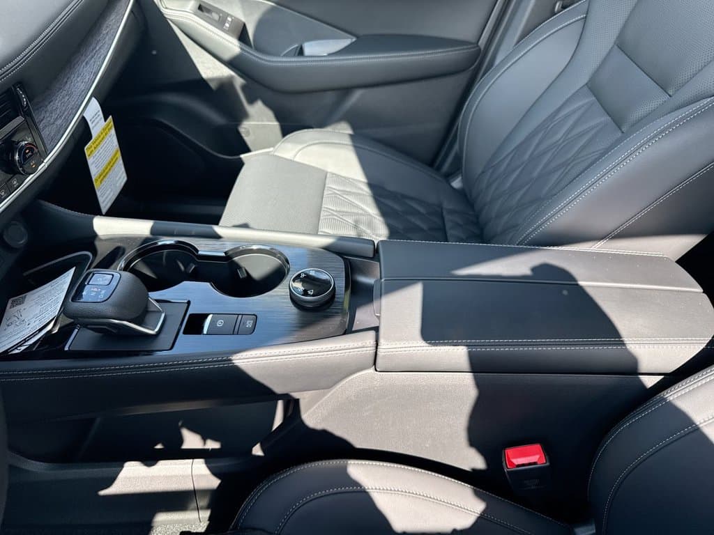 New 2026 Nissan Rogue Platinum - photo - 25