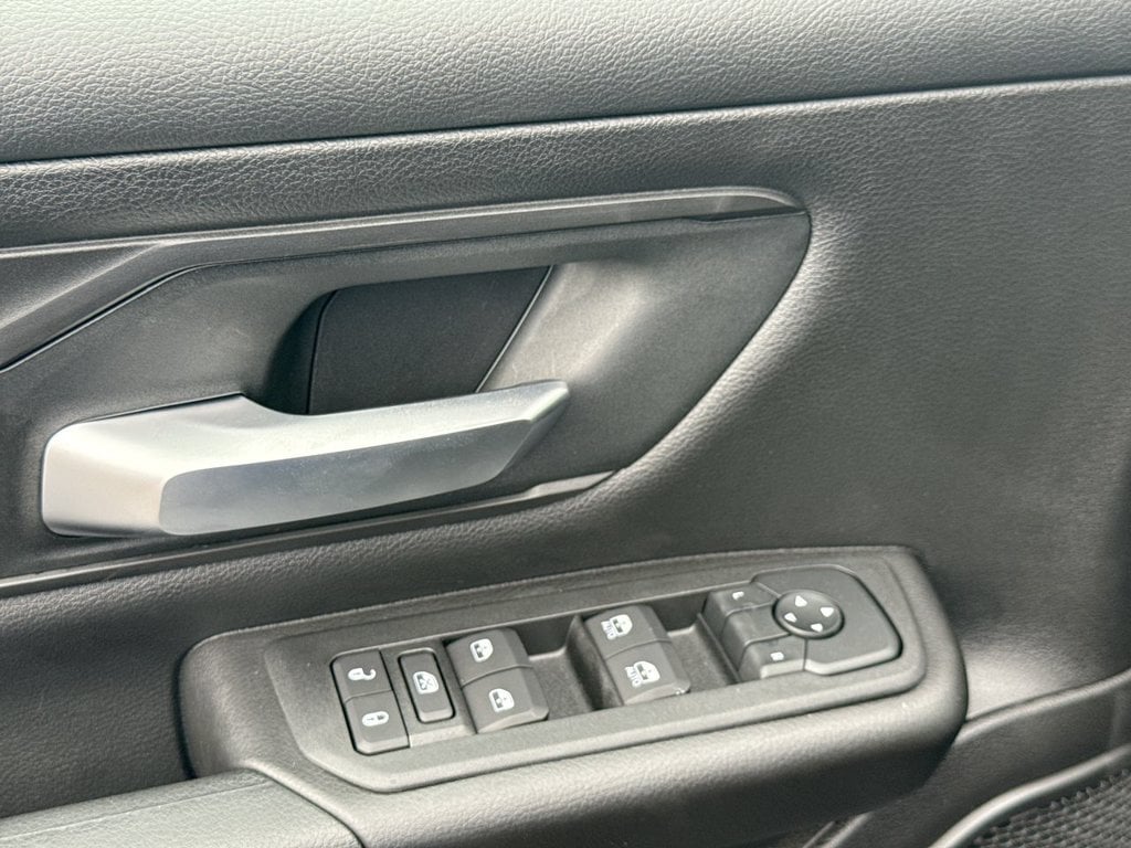 New 2026 Ram 1500 Express - photo - 19