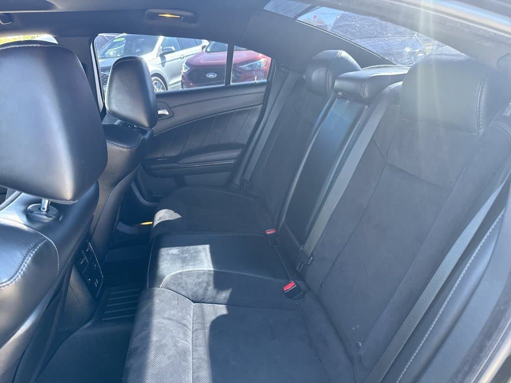 Pre-Owned 2019 Dodge Charger R/T - photo - 10