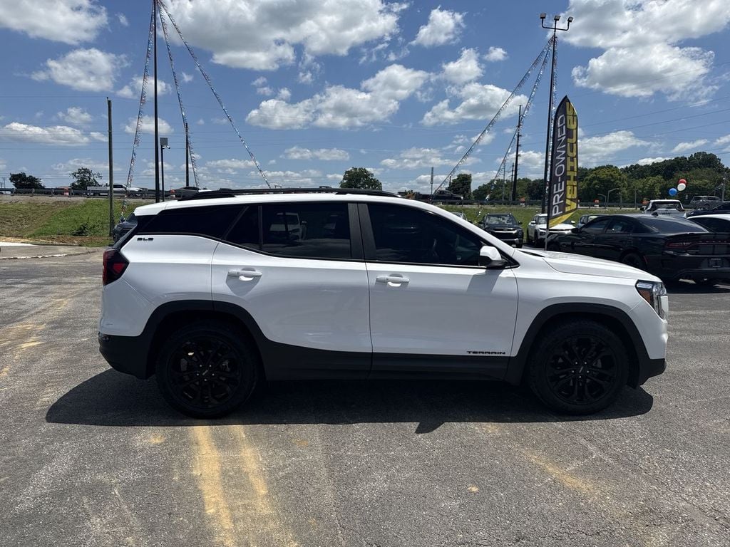 Pre-Owned 2022 GMC Terrain SLE - photo - 13