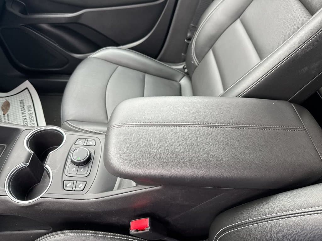 Pre-Owned 2024 GMC Terrain SLT - photo - 25