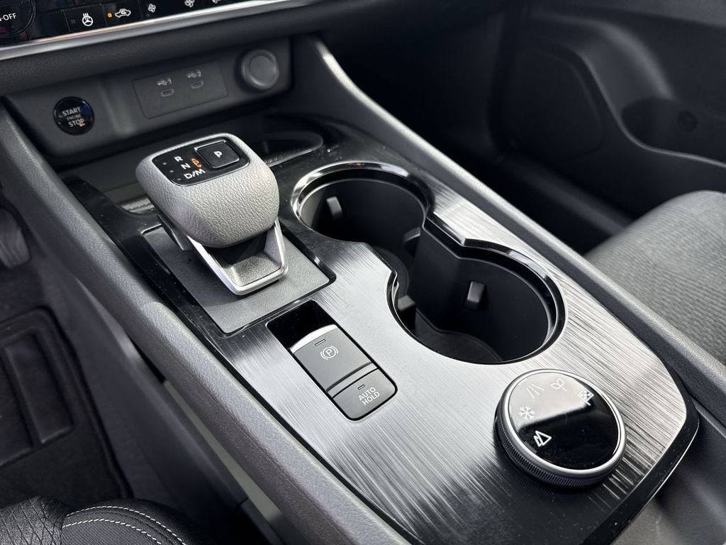 New 2026 Nissan Rogue SV - photo - 26