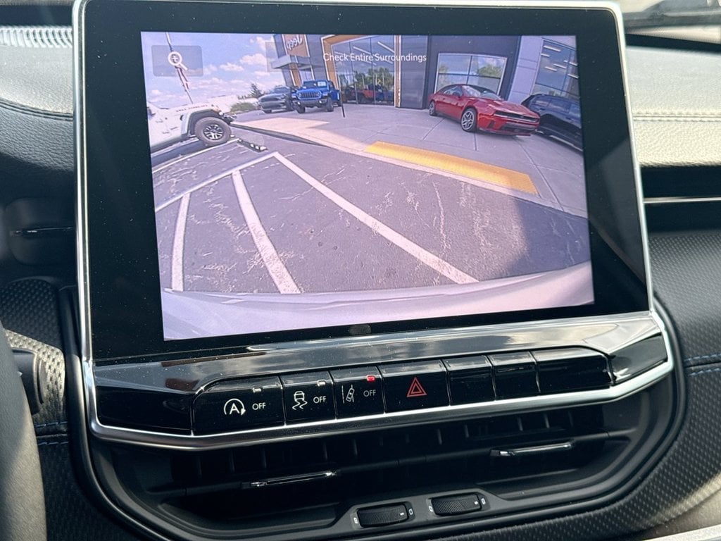 New 2026 Jeep Compass Latitude - photo - 27