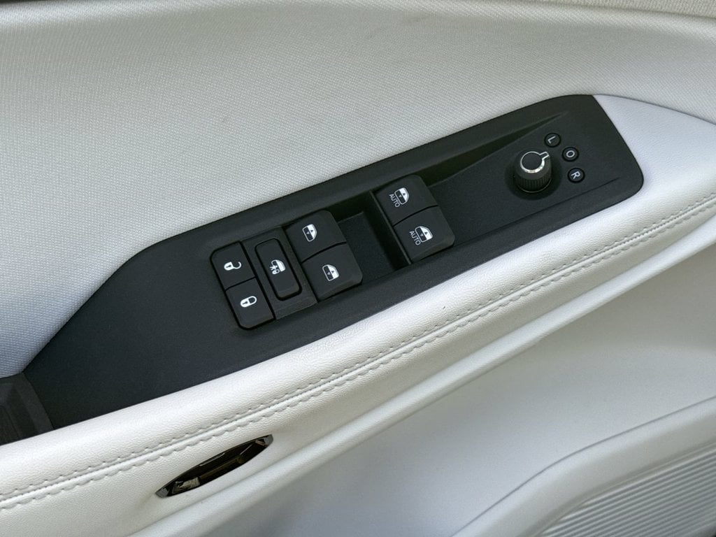 New 2026 Jeep Cherokee Laredo - photo - 19