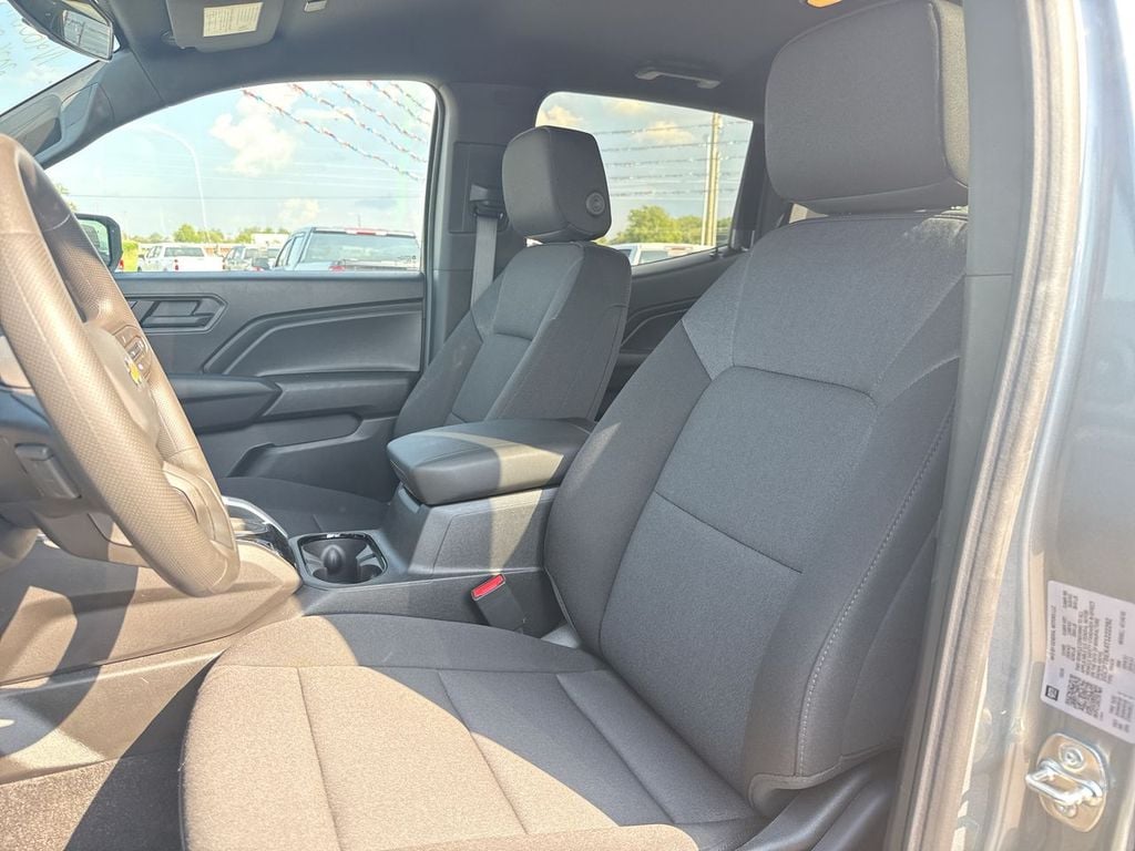 Pre-Owned 2026 Chevrolet Colorado Work Truck - photo - 20