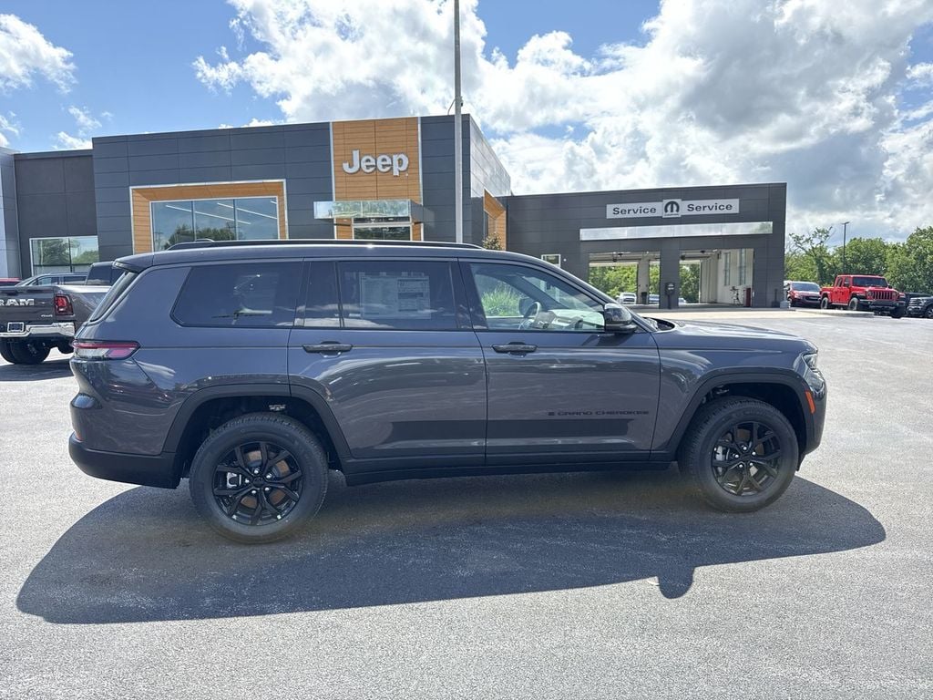 New 2026 Jeep Grand Cherokee L Altitude - photo - 13