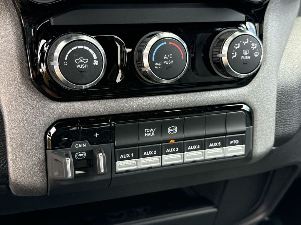 New 2026 Ram 3500 Tradesman - photo - 26