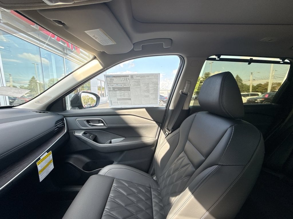 New 2026 Nissan Rogue Platinum - photo - 30