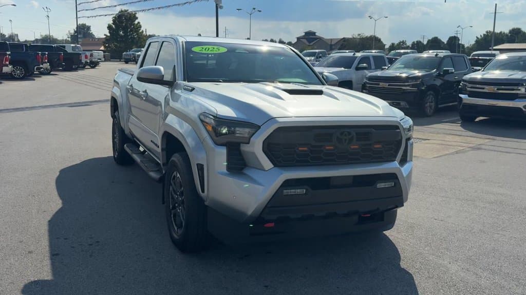 Pre-Owned 2025 Toyota Tacoma Hybrid TRD Sport - photo - 8