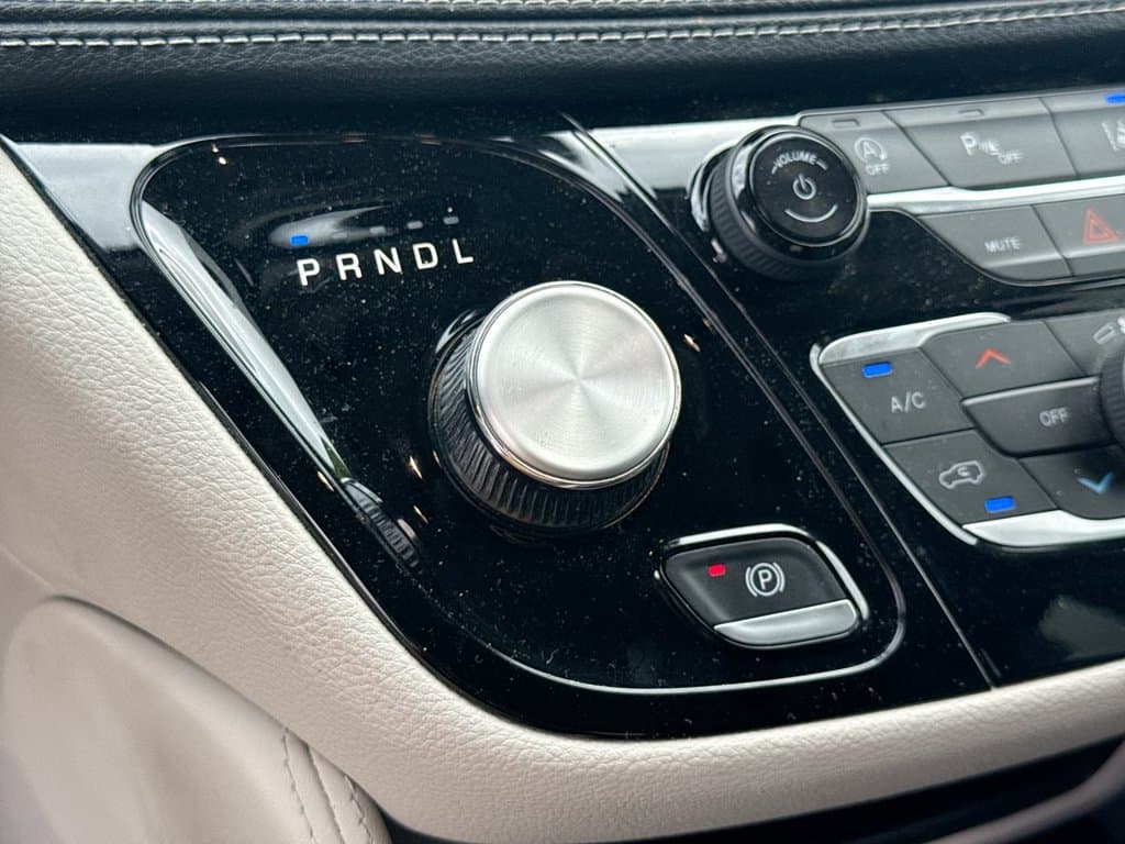 Pre-Owned 2023 Chrysler Pacifica Limited - photo - 27