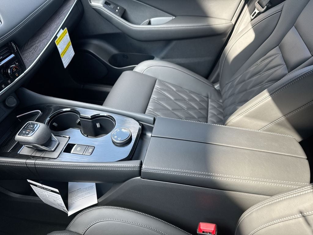 New 2026 Nissan Rogue Platinum - photo - 25