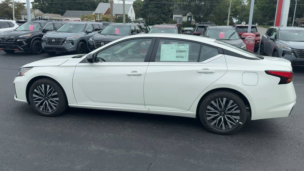 New 2026 Nissan Altima 2.5 SV - photo - 3
