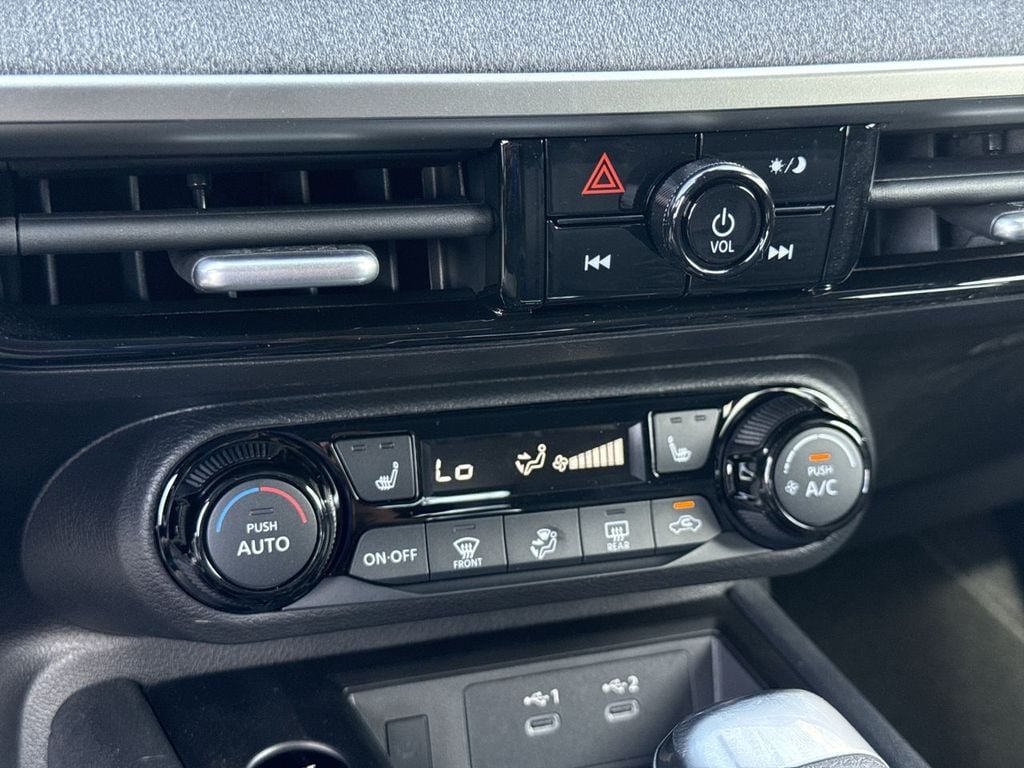 New 2026 Nissan Kicks SV - photo - 28