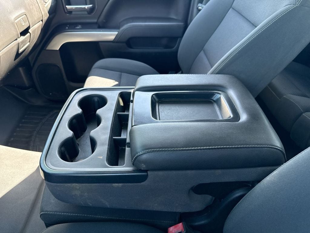Pre-Owned 2019 Chevrolet Silverado 1500 LD LT - photo - 16