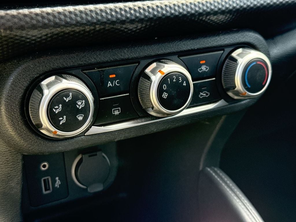 Pre-Owned 2019 Nissan Kicks S - photo - 20