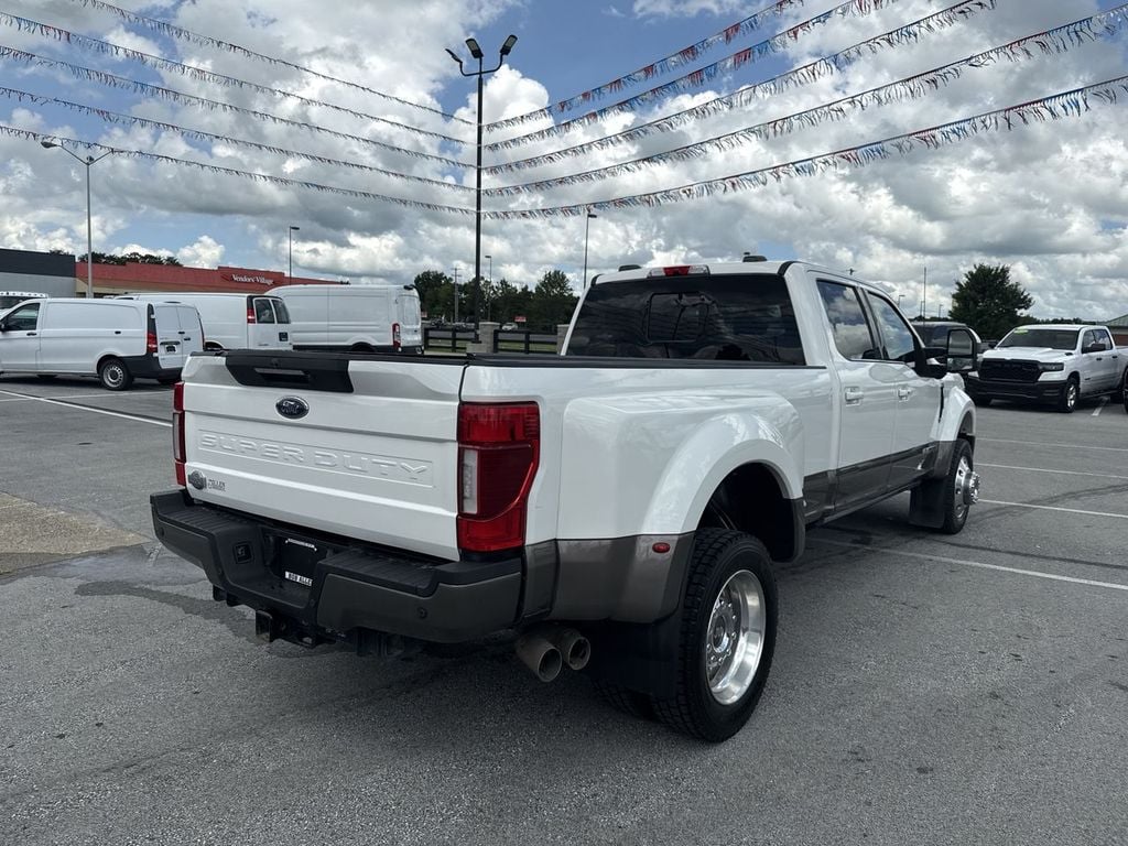 Pre-Owned 2022 Ford F-450SD King Ranch - photo - 12