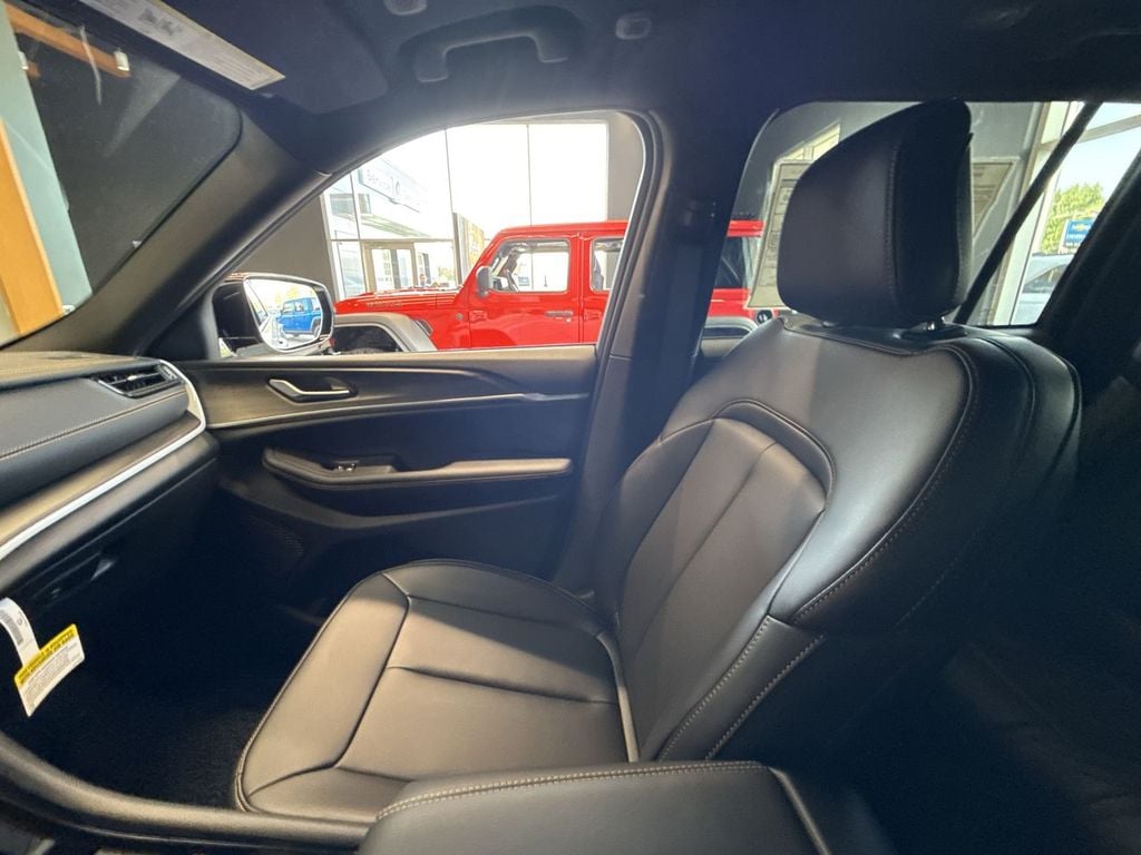 New 2026 Jeep Grand Cherokee - photo - 22