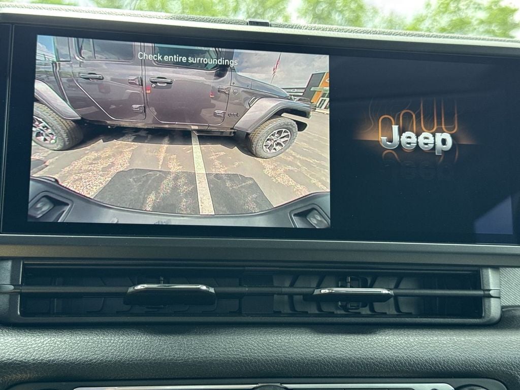 New 2026 Jeep Gladiator Sport S - photo - 27