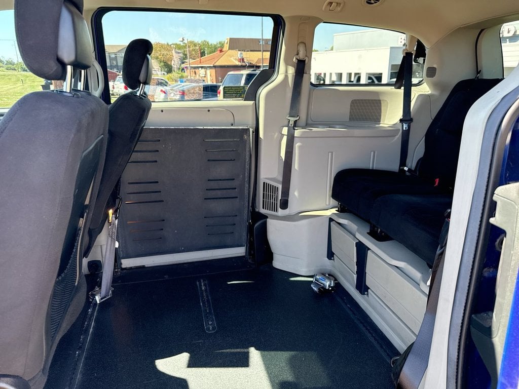 Pre-Owned 2013 Dodge Grand Caravan SE - photo - 11