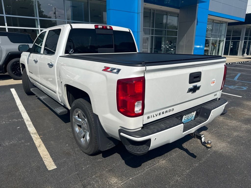 Pre-Owned 2017 Chevrolet Silverado 1500 LTZ - photo - 6