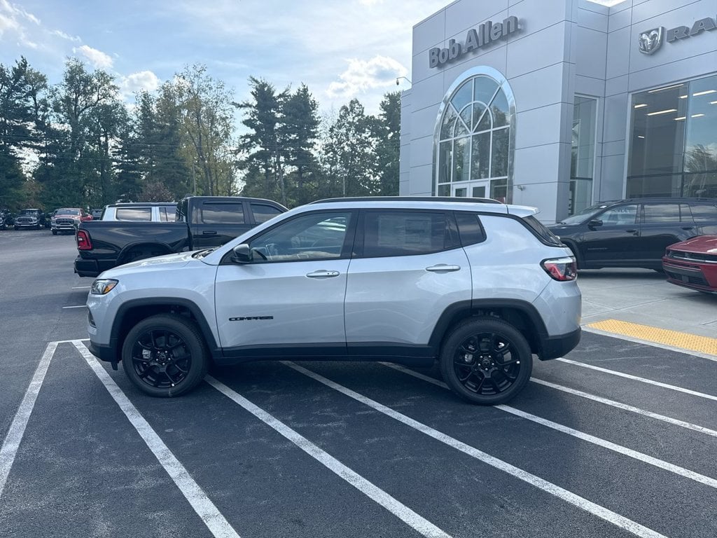 New 2026 Jeep Compass Latitude - photo - 10