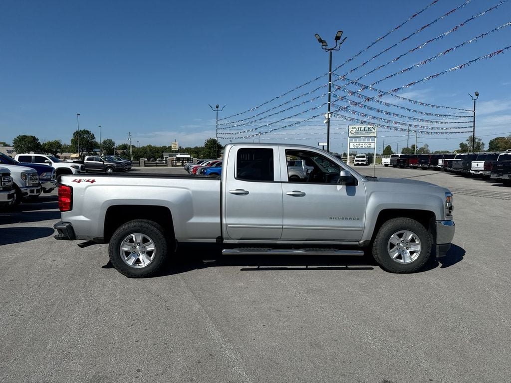Pre-Owned 2019 Chevrolet Silverado 1500 LD LT - photo - 5
