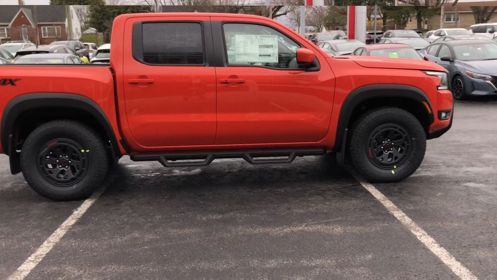 Pre-Owned 2025 Nissan Frontier PRO-4X - photo - 8