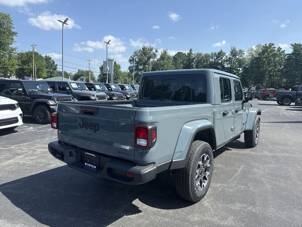 New 2026 Jeep Gladiator Sahara - photo - 12