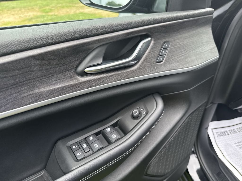 Pre-Owned 2025 Jeep Grand Cherokee Limited - photo - 20