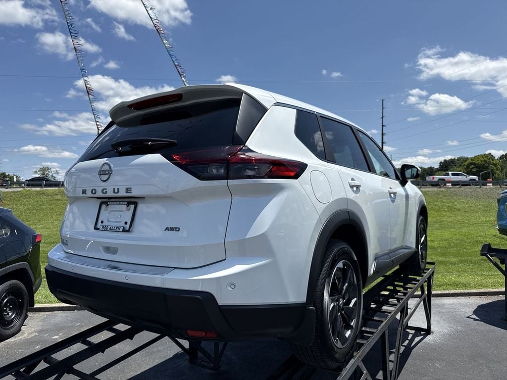 Pre-Owned 2026 Nissan Rogue SV - photo - 12