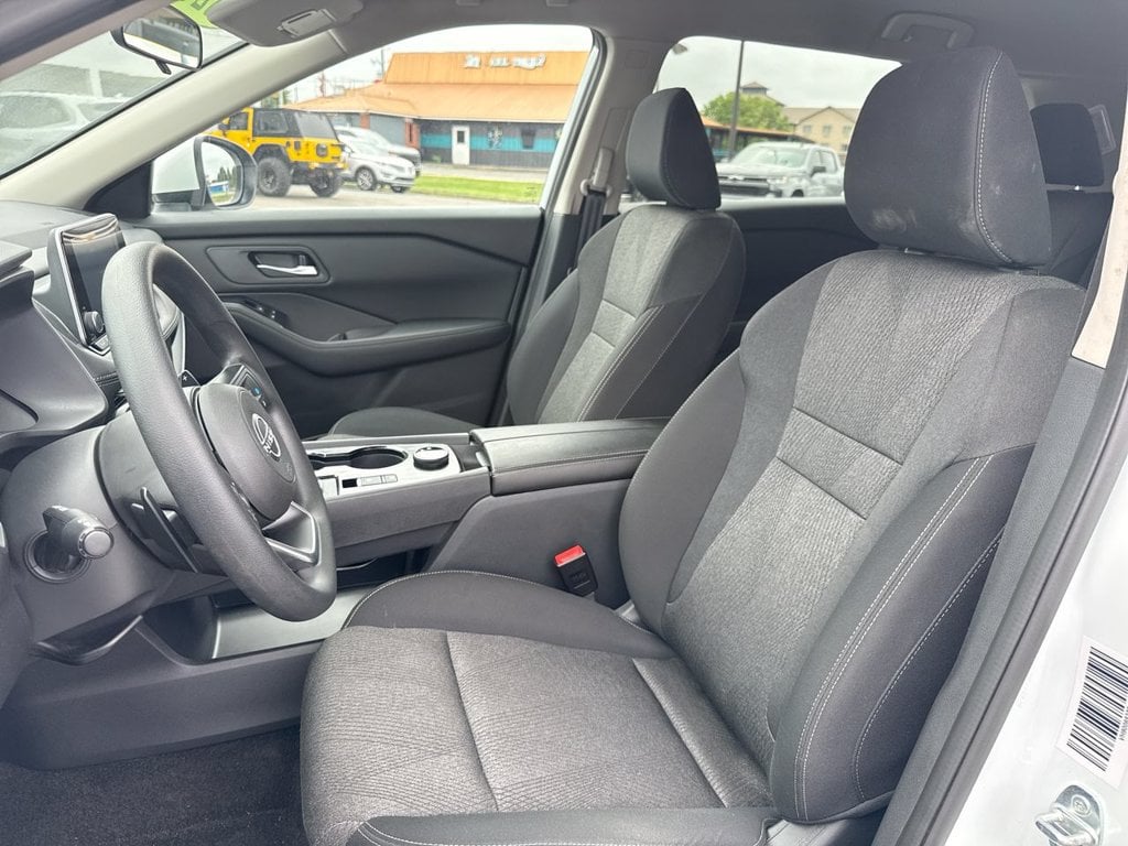 Pre-Owned 2024 Nissan Rogue SV - photo - 21