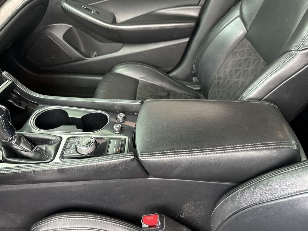 Pre-Owned 2017 Nissan Maxima SR - photo - 16