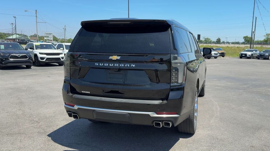 Pre-Owned 2025 Chevrolet Suburban High Country - photo - 5