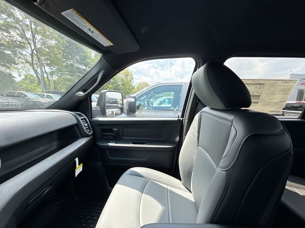 New 2026 Ram 4500HD Tradesman - photo - 27