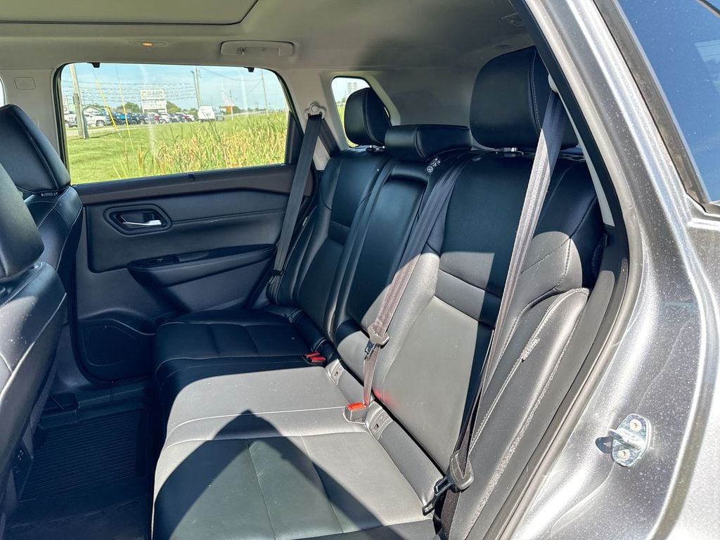 Pre-Owned 2023 Nissan Rogue SL - photo - 19