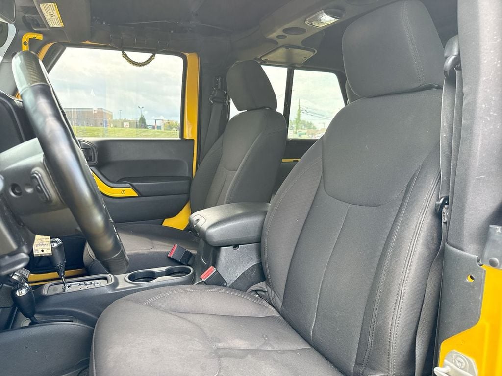 Pre-Owned 2015 Jeep Wrangler Sport - photo - 12