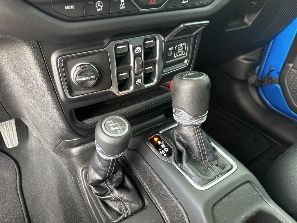 Pre-Owned 2025 Jeep Gladiator High Tide - photo - 25