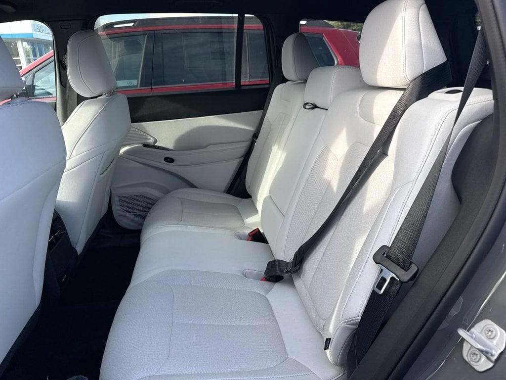 New 2026 Jeep Cherokee Laredo - photo - 18